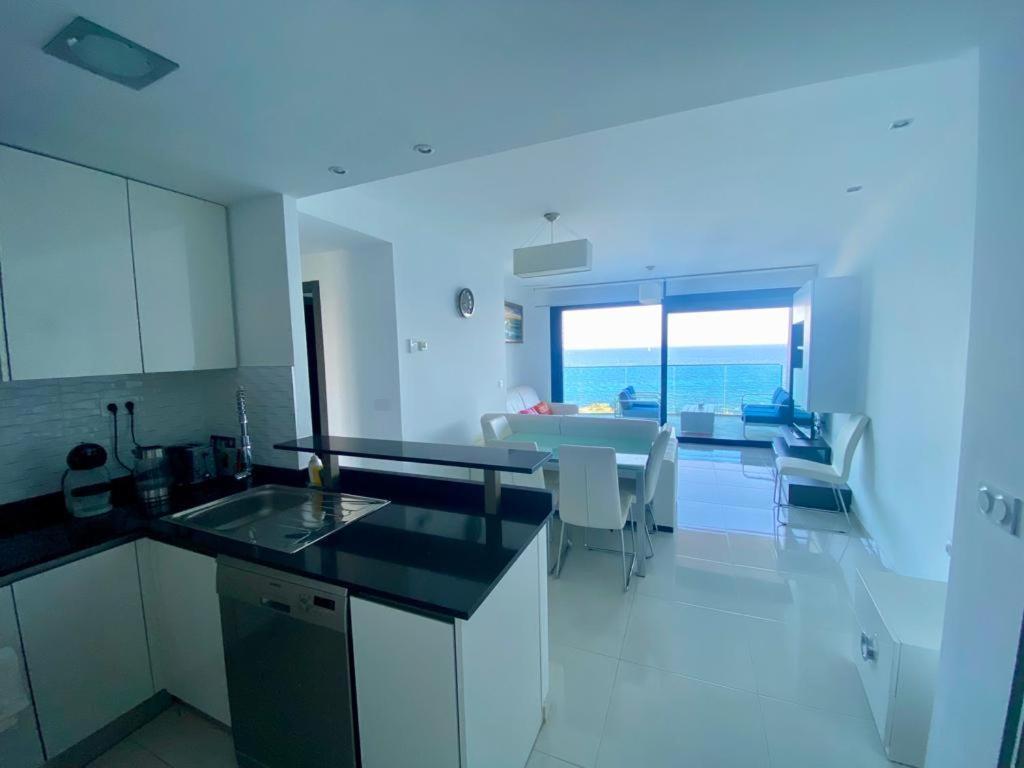 Apartment Deluxe Clara Sea Senses Torrevieja Exteriör bild