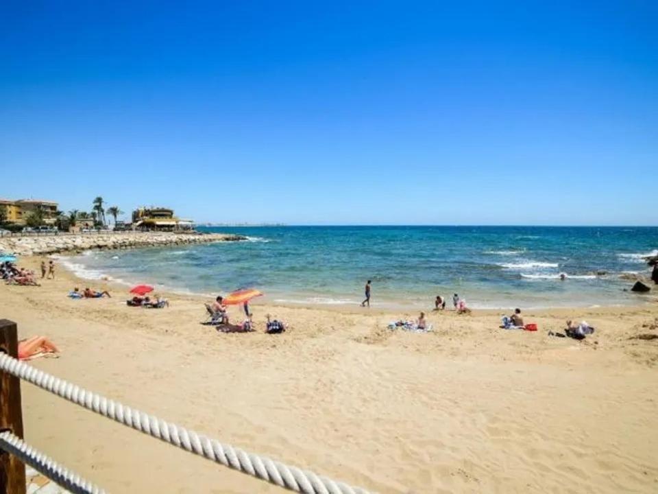 Apartment Deluxe Clara Sea Senses Torrevieja Exteriör bild