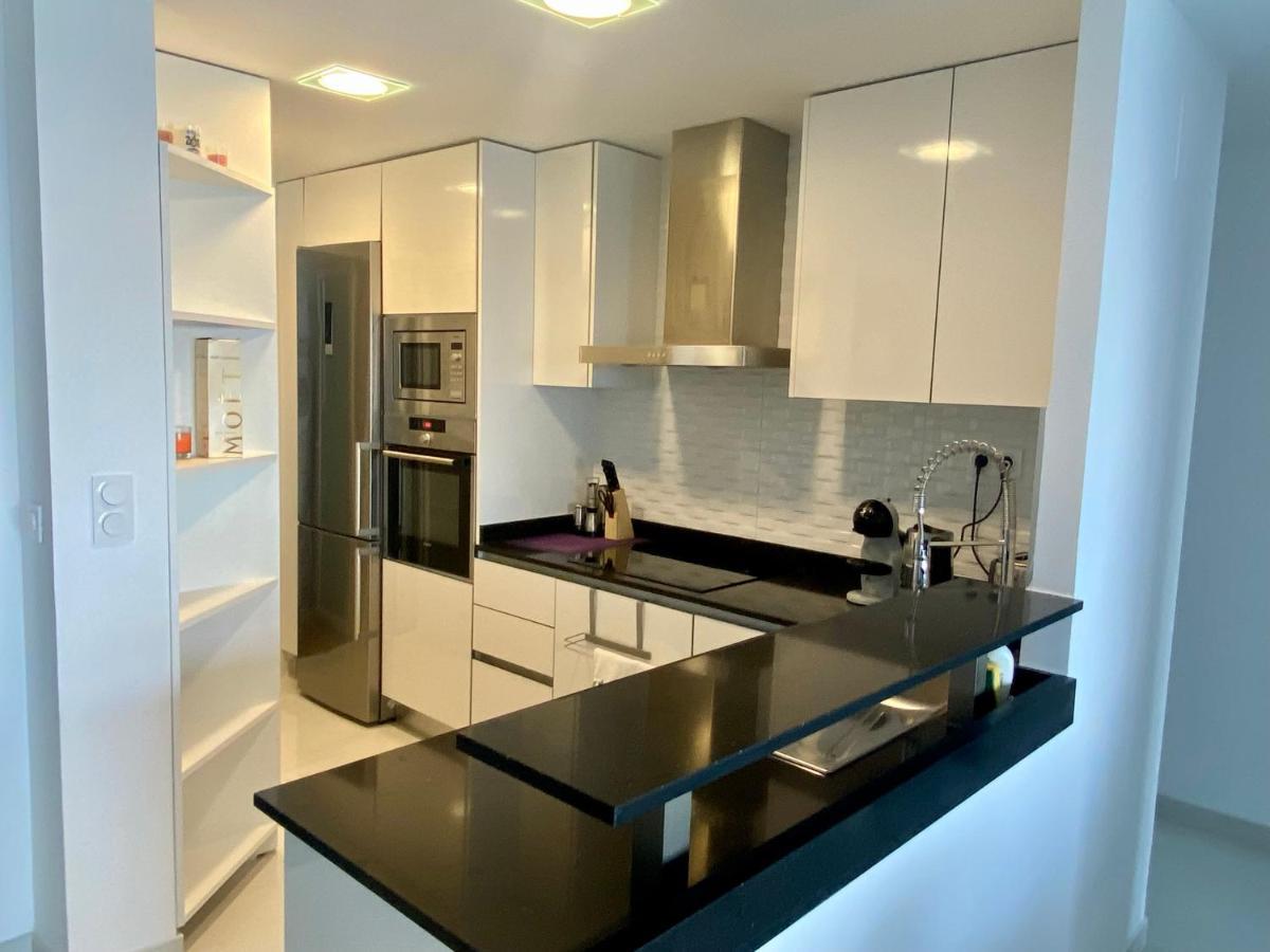 Apartment Deluxe Clara Sea Senses Torrevieja Exteriör bild