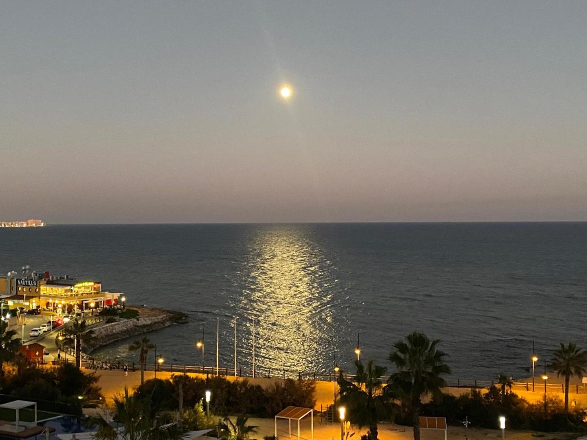 Apartment Deluxe Clara Sea Senses Torrevieja Exteriör bild