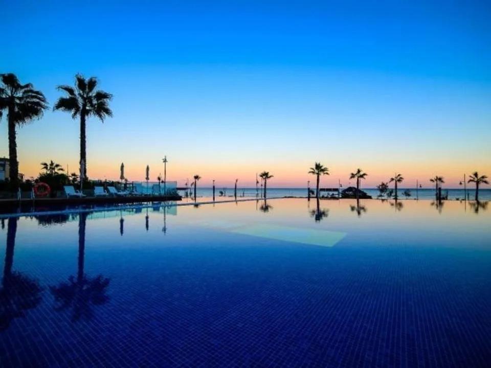 Apartment Deluxe Clara Sea Senses Torrevieja Exteriör bild